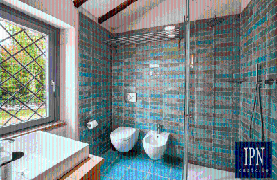 Country property for sale Italy, Image 43/44