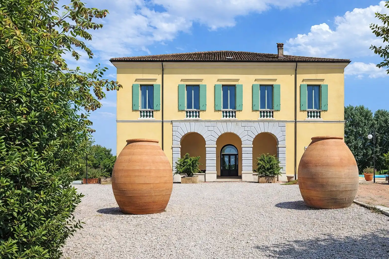 Photos Historic country house on the river in Northern Italy