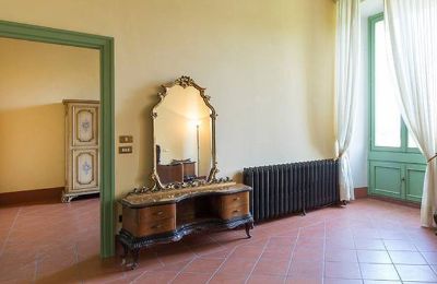 Historic villa for sale Goito, Lombardy, Image 8/27