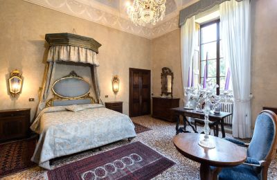Historic villa for sale Quinto, Veneto, Bedroom