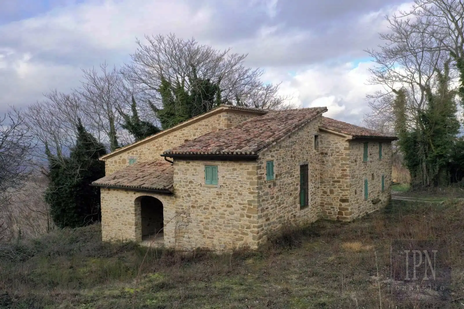 Photos 270 sqm stone farmhouse with 5 bedrooms near Umbertide