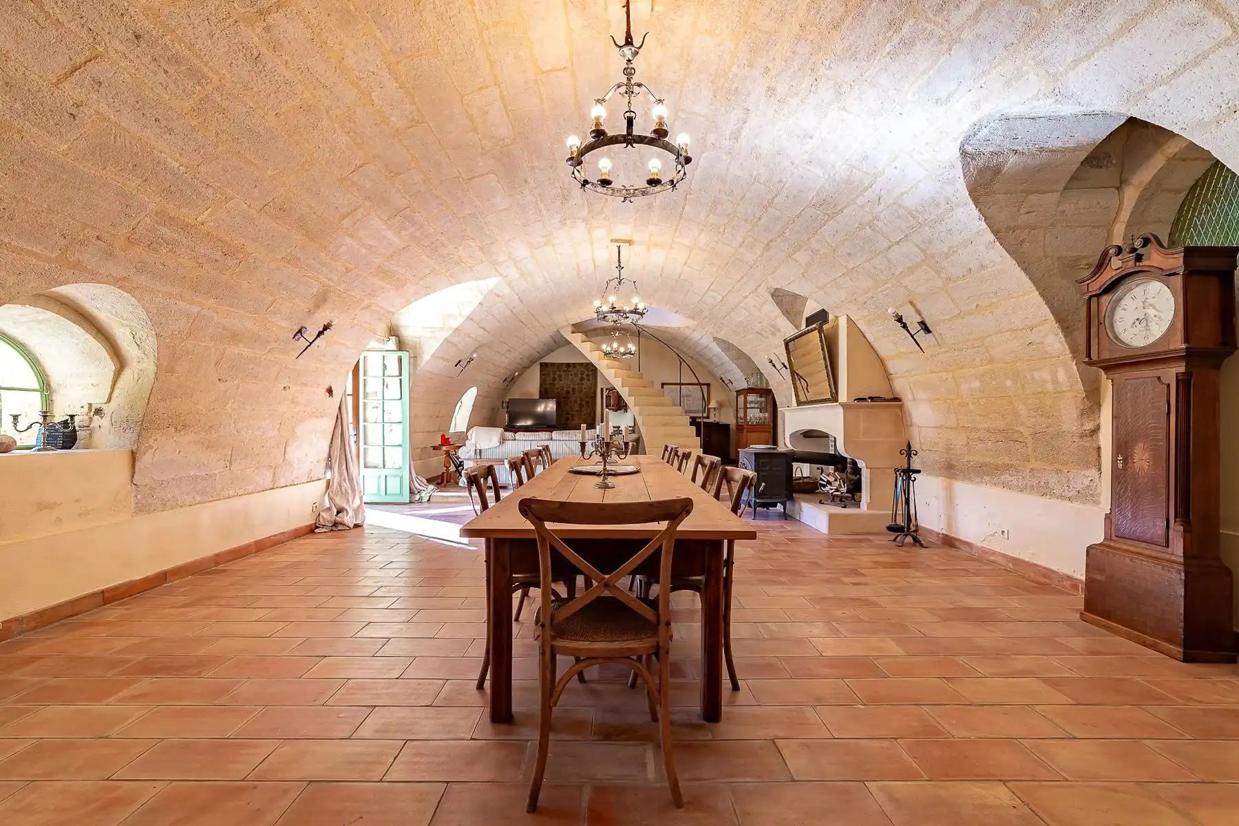 Photos Provençal country property with annexes, pool and garden