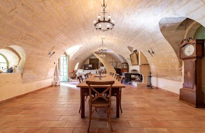 Historic property for sale Uzès, Occitania, Entrance hall