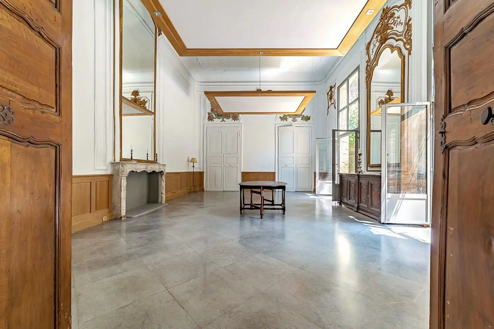 Photos Apartment with garden in historic residence