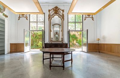 Period apartment for sale Uzès, Occitania, Image 6/30