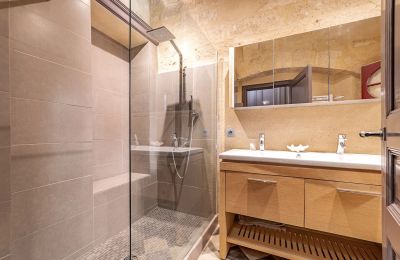 Period apartment for sale Uzès, Occitania, Image 22/30