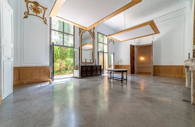 Period apartment for sale Uzès, Occitania, Image 9/30