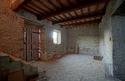 Country property for sale Italy, Image 18/26
