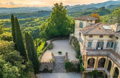 Historic villa for sale Panicaglia, Tuscany, Image 2/24