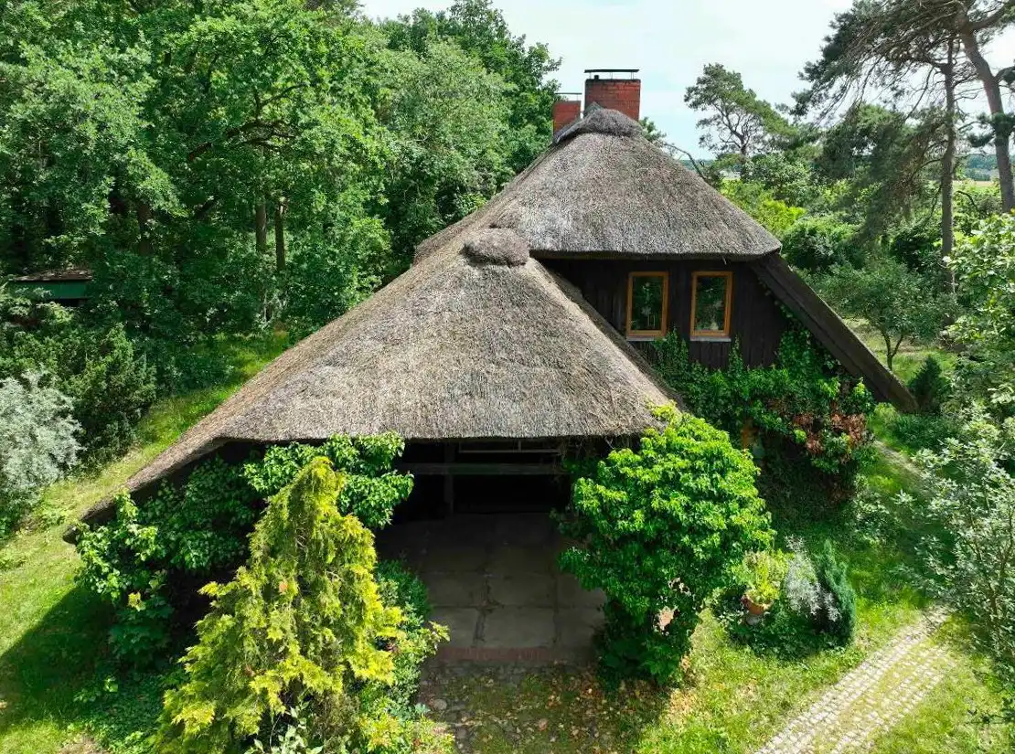 Photos Country home with thatched roof in secluded location near the Baltic Sea