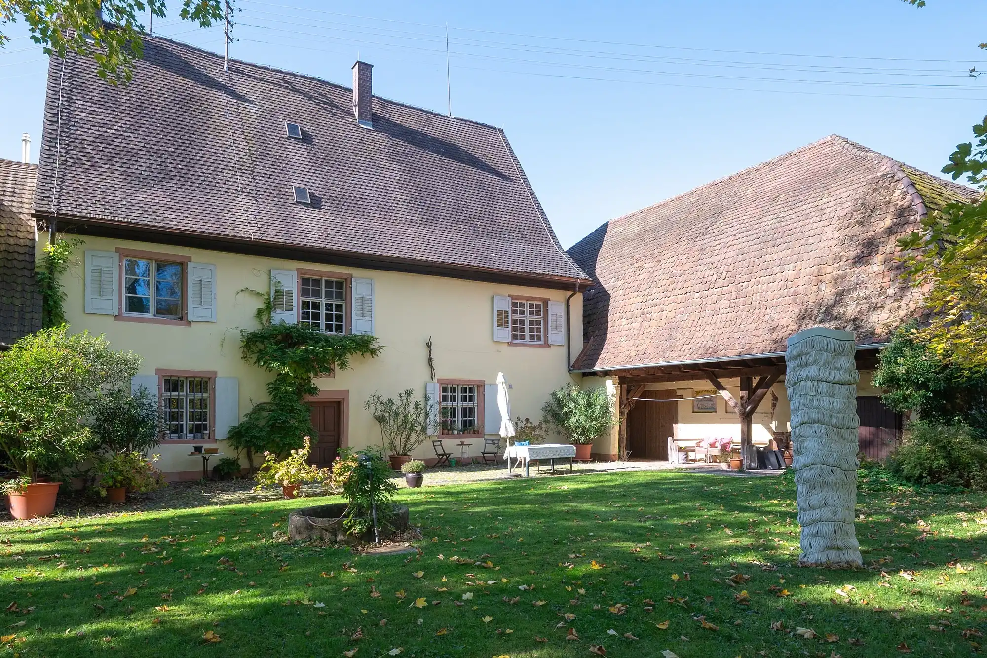 Photos The old manor at Hugstetten near Freiburg, Breisgau