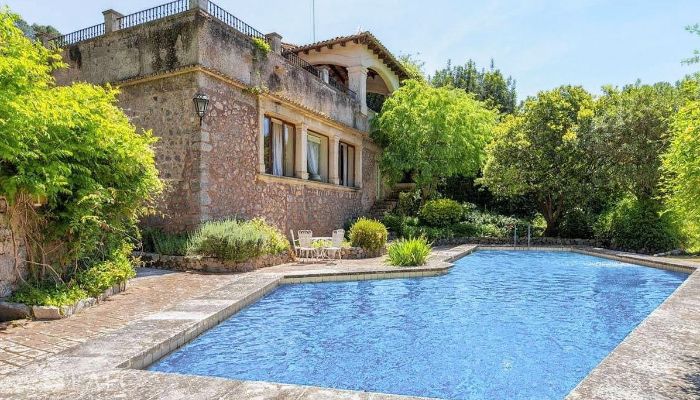 Historic 16th-century estate in the Serra de Tramuntana