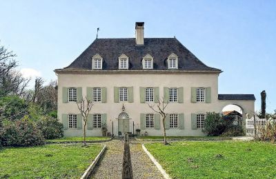 Manor house Sauveterre-de-Béarn, New Aquitaine