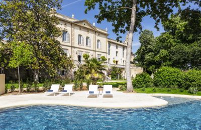 Castle for sale Uzès, Occitania, Image 2/32