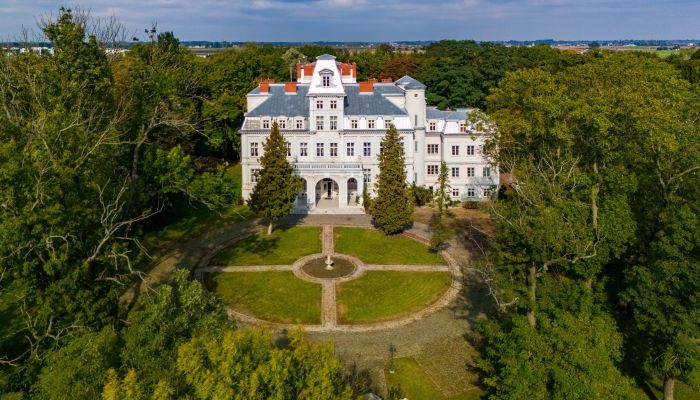 Neo-Renaissance country estate in central Poland
