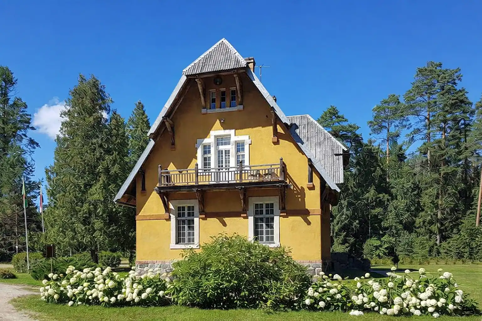 Photos Bergervilla - a historic hunting lodge in Livonia