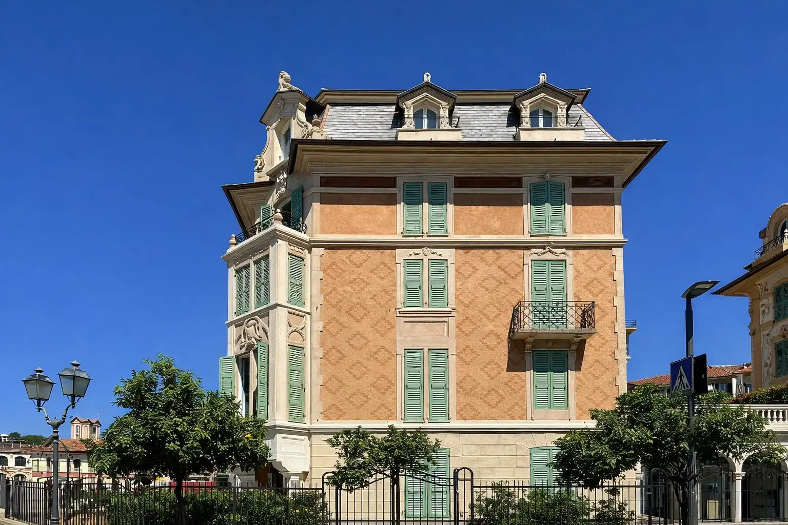 Photos Period apartment in restored townhouse in Rapallo