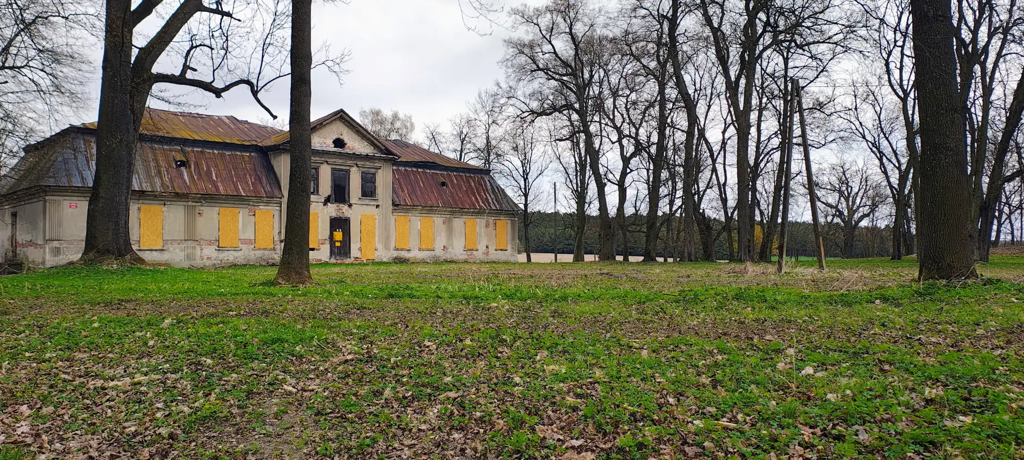 Photos Country estate with manor house and park near Kraków