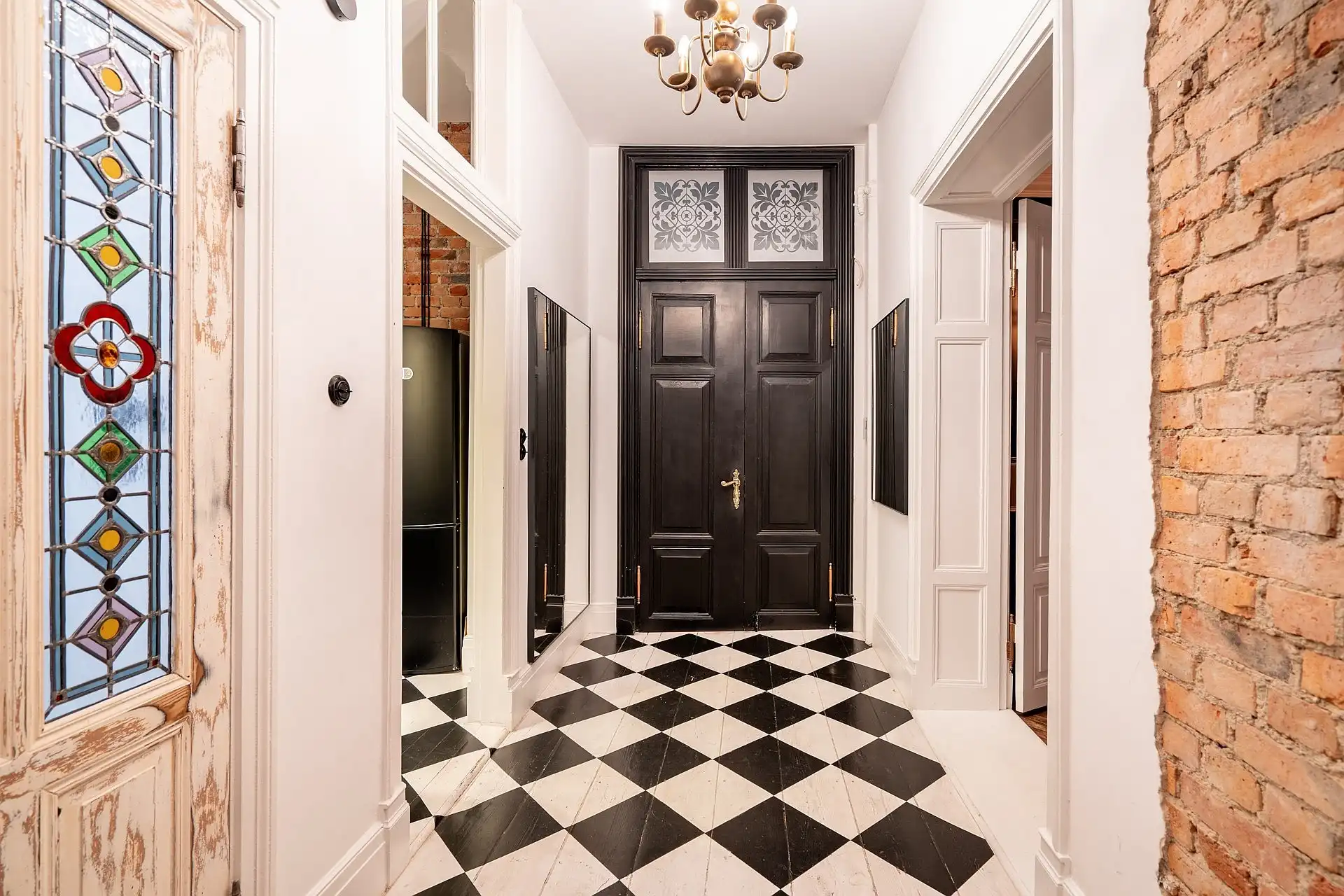 Photos Artistic apartment in a Gdansk townhouse