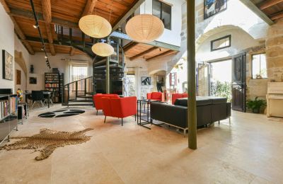 Historic property for sale Uzès, Occitania, Image 2/20