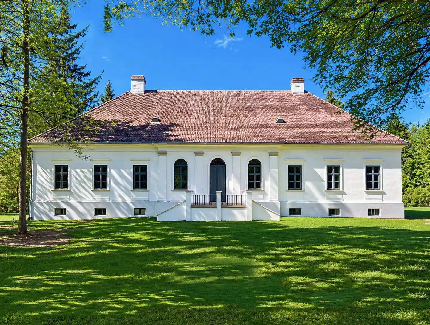 Photos Late baroque country house in Tömörd: 12.35-acre estate near the Austrian border