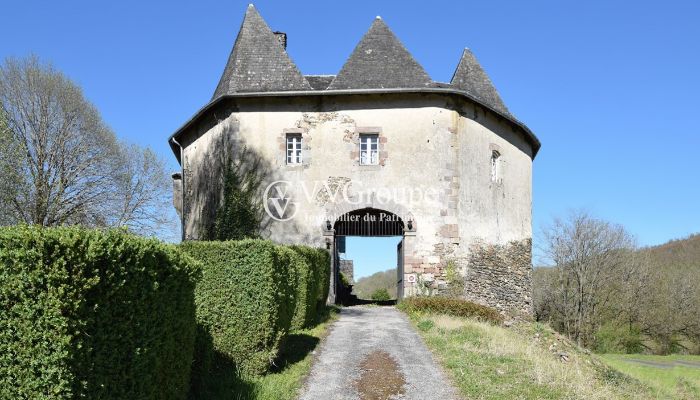 Medieval castle for sale New Aquitaine