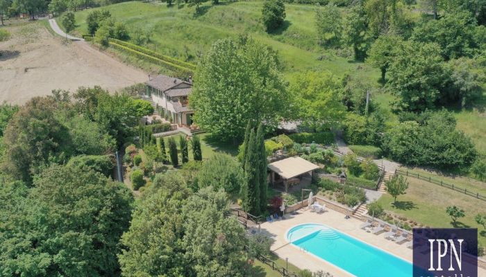 Restored Umbrian farmhouse with pool and gardens – 4 km from Città di Castello