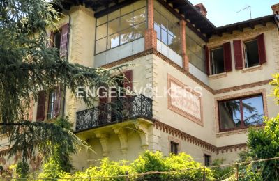 Period mansion for sale Piacenza, Via Sforza Caolzio, Emilia-Romagna, Refurbished Facade