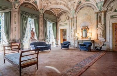 Historic villa for sale Lucca, Tuscany, Image 2/26