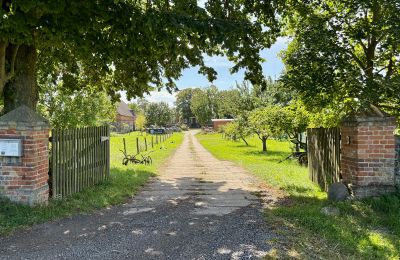 Manor house for sale Brandenburg, Hofeinfahrt