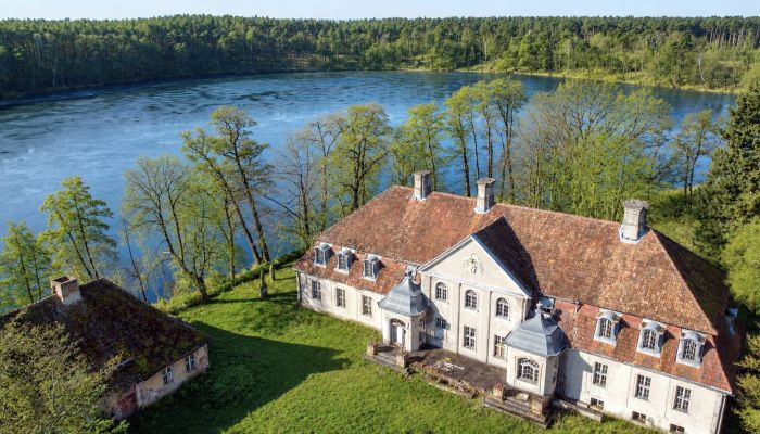 Manor and estate on a private peninsula in western Poland
