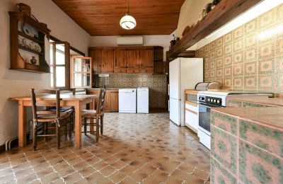 Historic property for sale Uzès, Occitania, Image 10/14