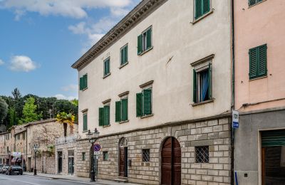 Urban palace for sale Castelnuovo di Val di Cecina, Tuscany, Image 1/25