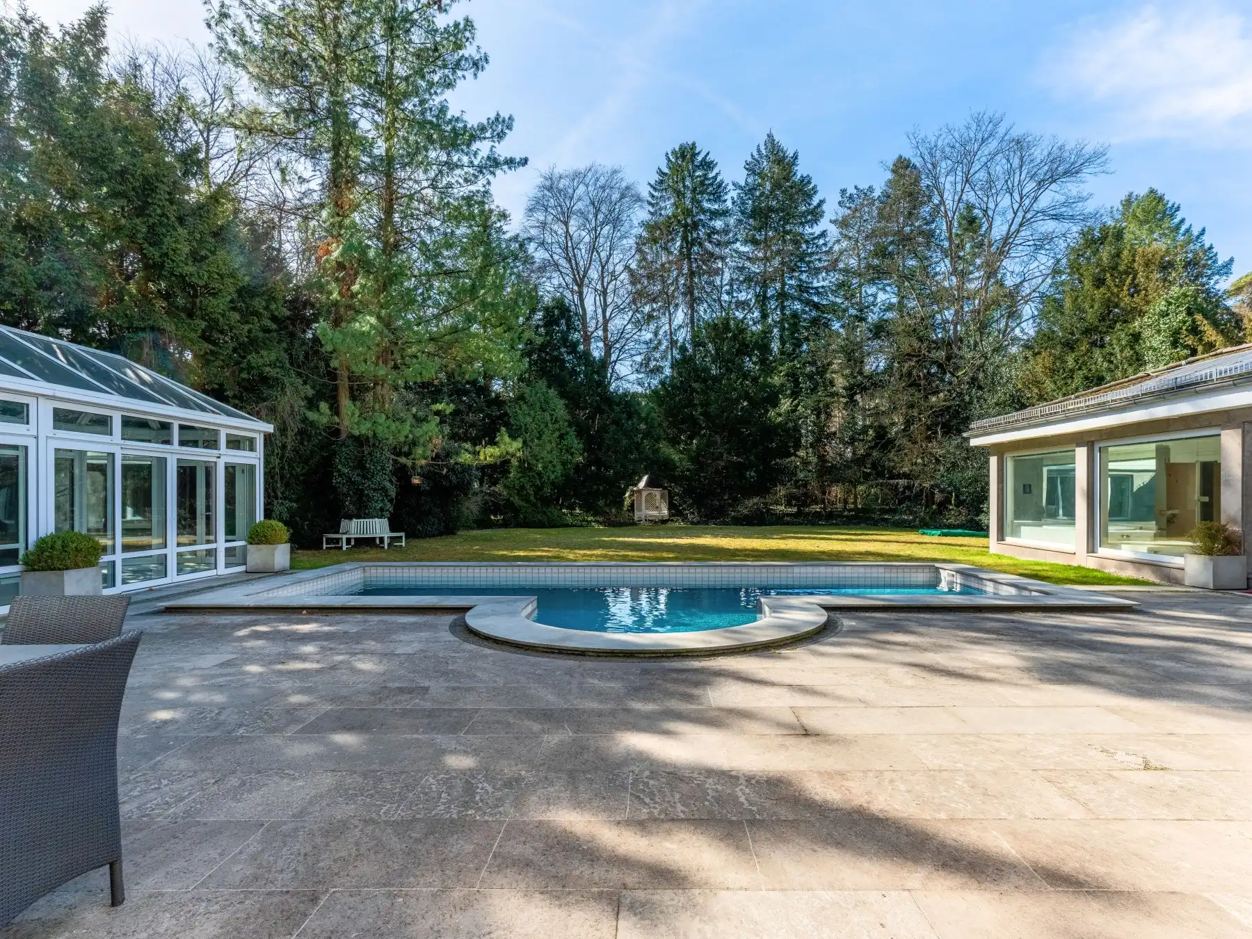 Photos Landmarked property in an established residential neighborhood in Berlin-Grunewald