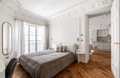 Historic properties, Apartment in a tenement house on Foksal street