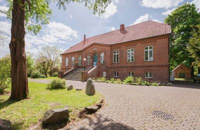 Manor house for sale 19073 Zülow, Dorfplatz 8, Mecklenburg-West Pomerania, Side view