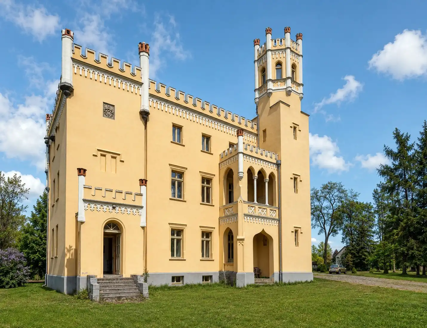 Photos Narok Palace: an eclectic country estate near Opole