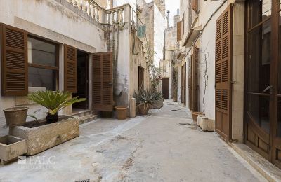 Urban palace for sale Santanyí, Balearic Islands, Patio