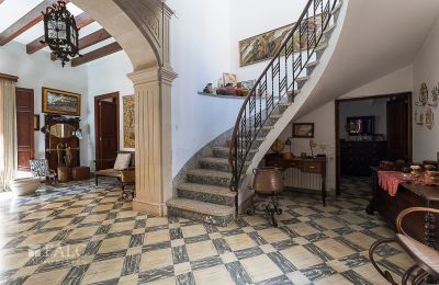 Urban palace for sale Santanyí, Balearic Islands, Flur-Treppe