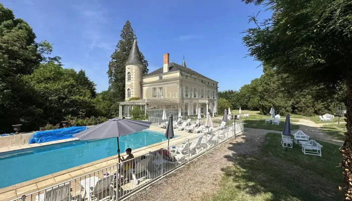  La Roche-Posay 4