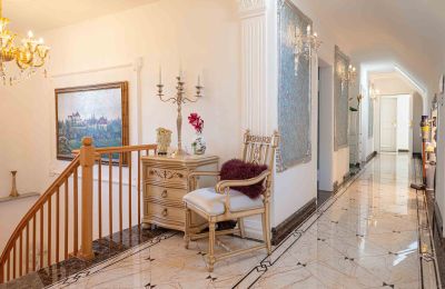 Castle for sale Baden-Württemberg, Treppe - Flur - 2. OG