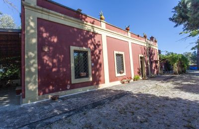 Country property for sale Francavilla Fontana, Apulia, Image 2/30