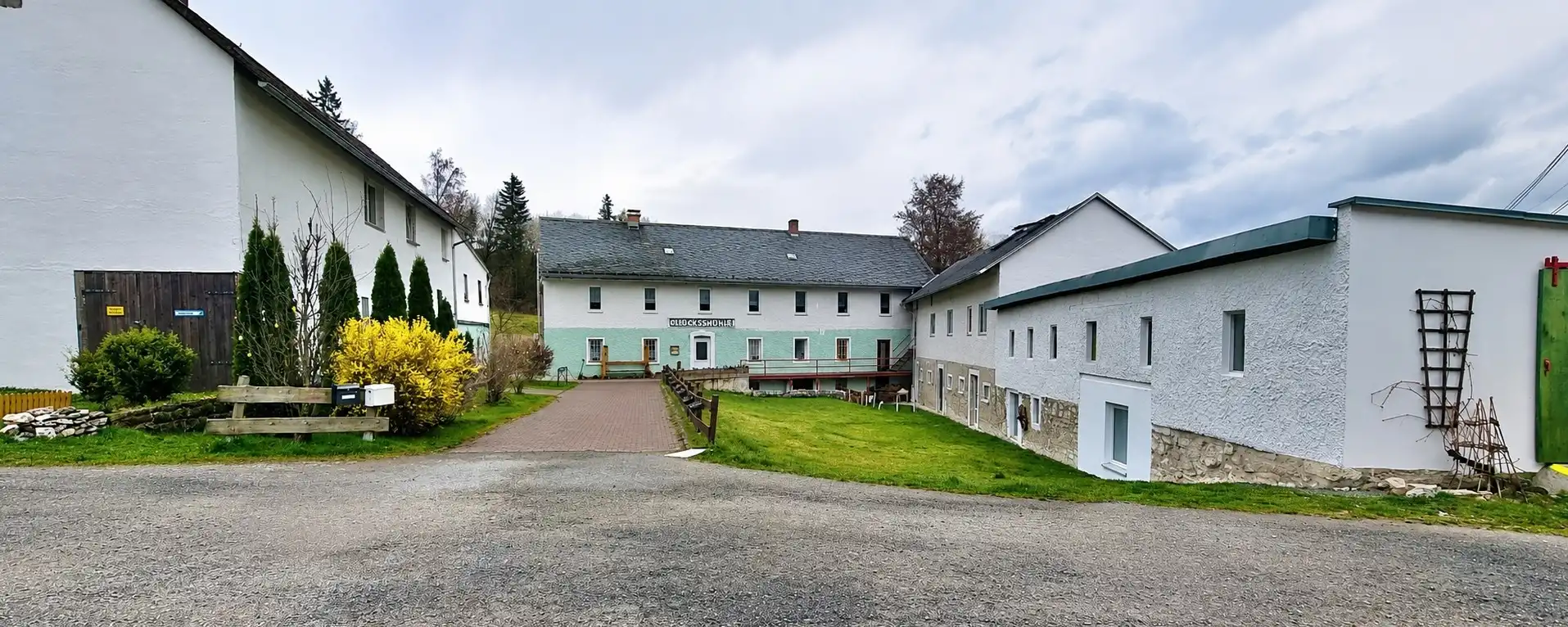 Photos Historic watermill near Schleiz with equestrian potential