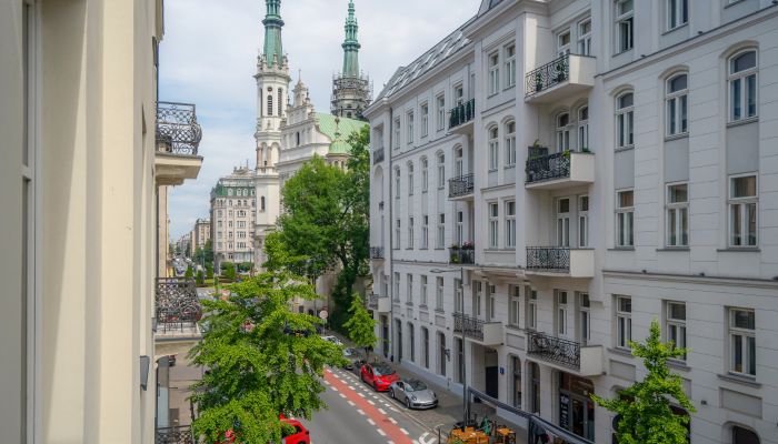 Two-bedroom apartment in a period tenement building, Warsaw City Centre