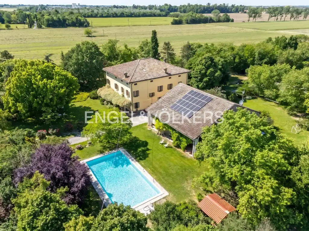 Photos Country house with outbuilding and pool near Parma - 3,21 acres