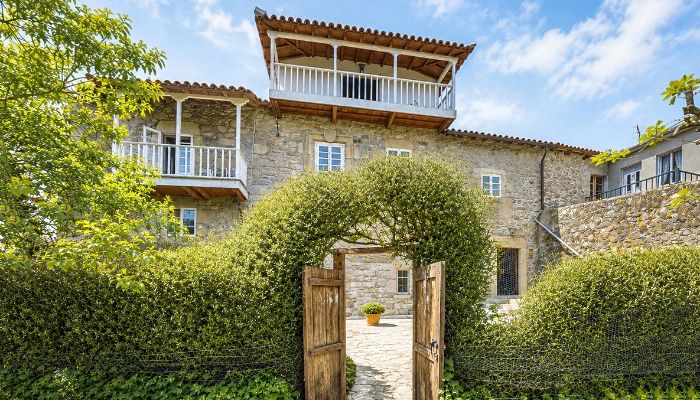 Manor house for sale O Barrio, Galicia