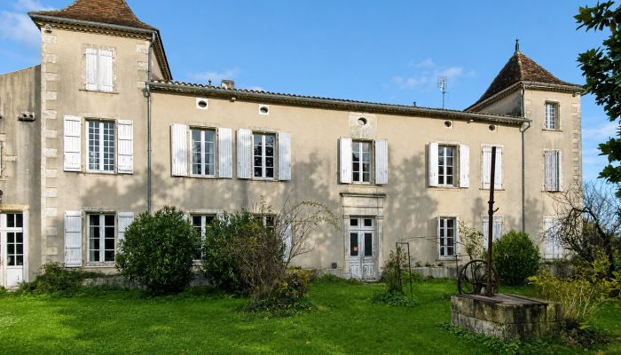 Manor house for sale Condéon, New Aquitaine