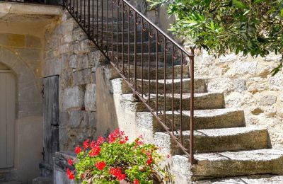 Historic property for sale Uzès, Occitania, Image 8/41