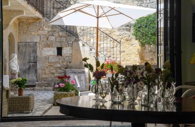 Historic property for sale Uzès, Occitania, Image 10/41