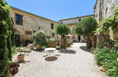 Historic property for sale Uzès, Occitania, Image 3/41